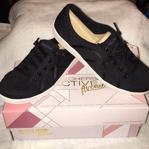 Women’s Skechers Active